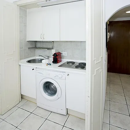 Beautiful Bright & Cozy Aparment * 托雷莫利诺斯