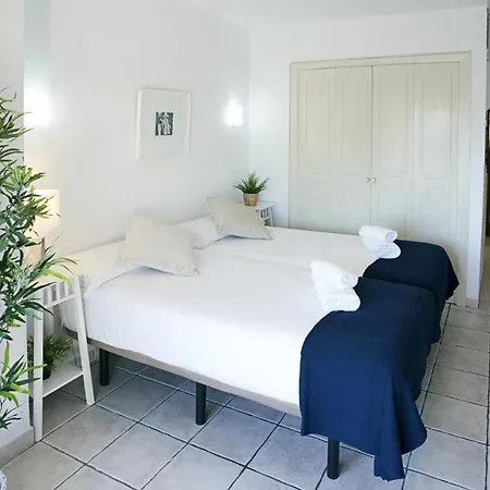 Beautiful Bright & Cozy Aparment